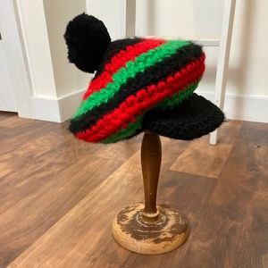 Vintage crochet newsboy style hat with pom